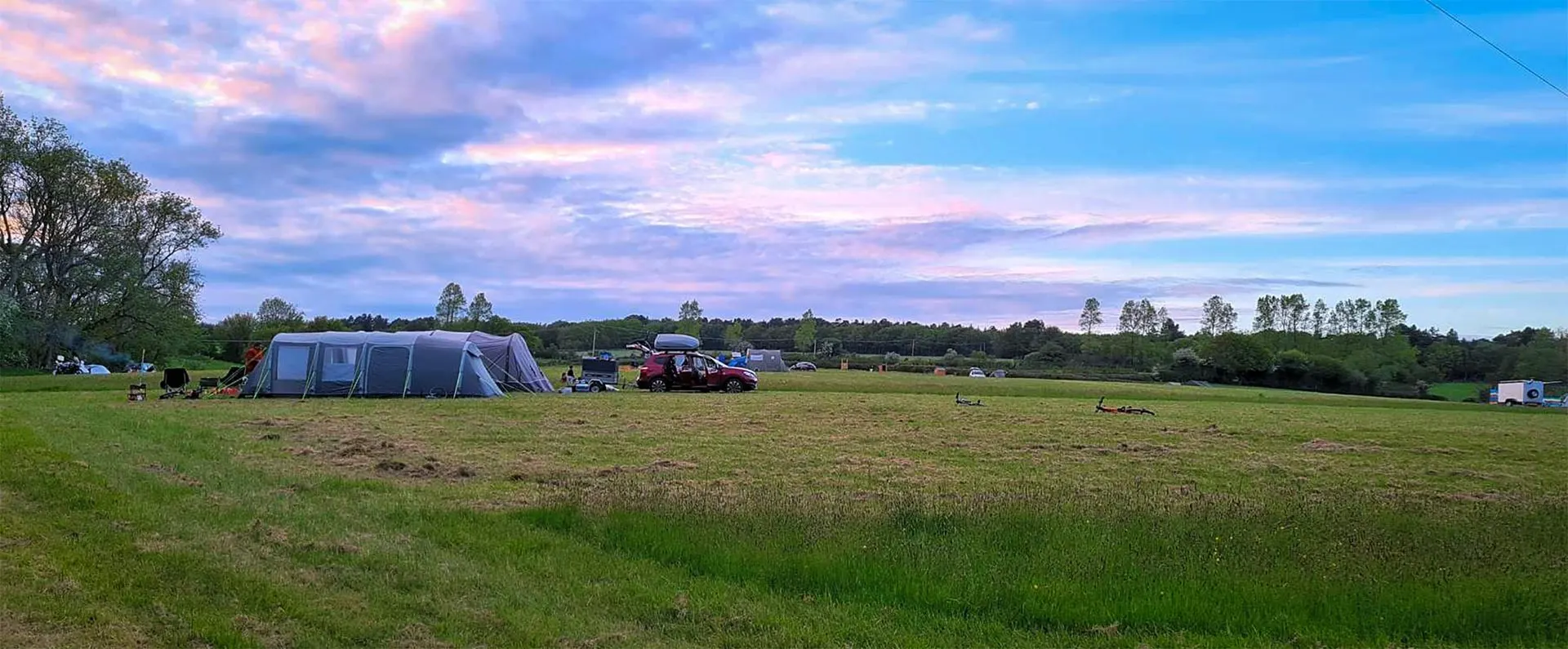 Netherfield Place Farm, camping