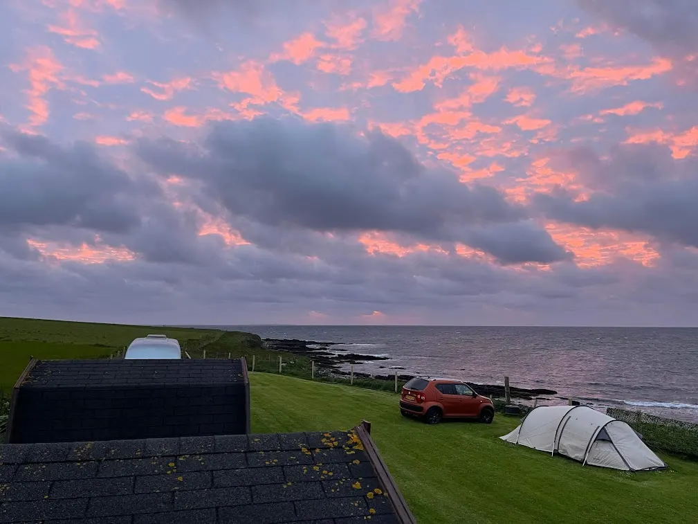 Ayres Rock Hostel & Campsite, site landscape